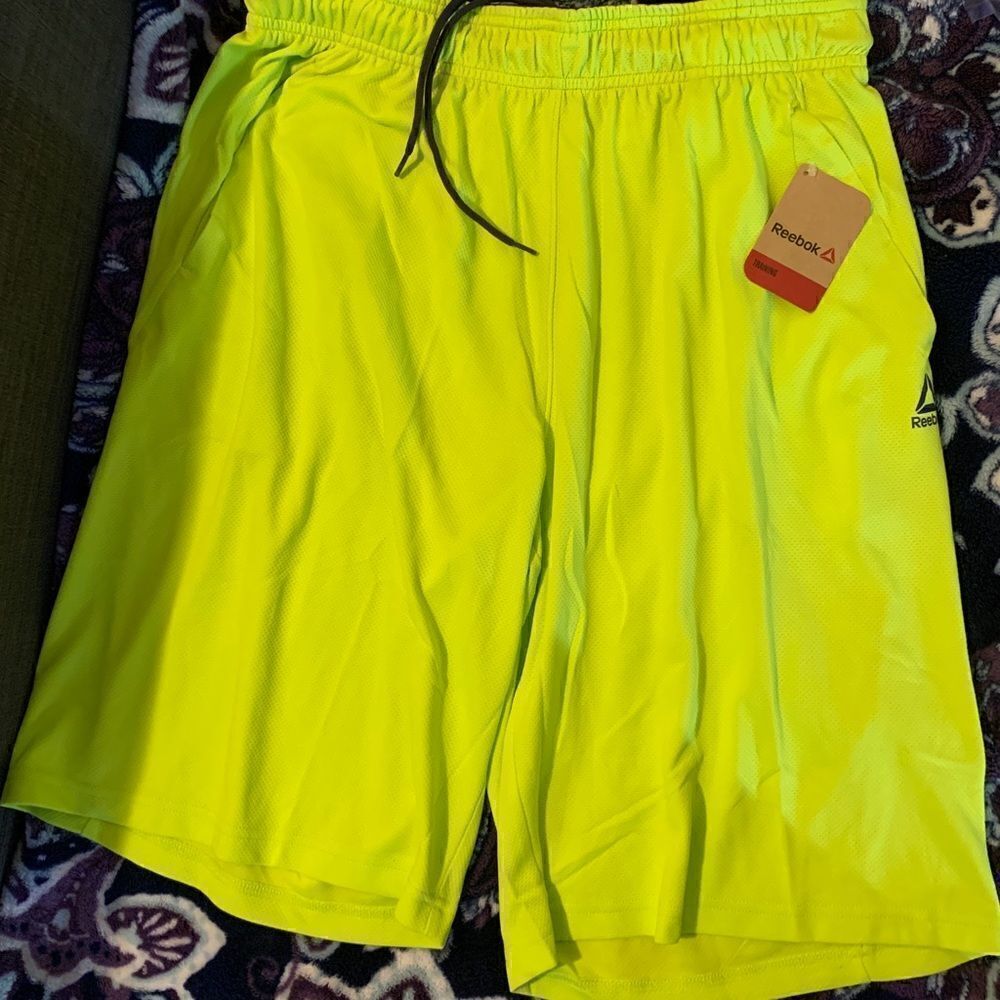 Reebok mens training shorts Size M